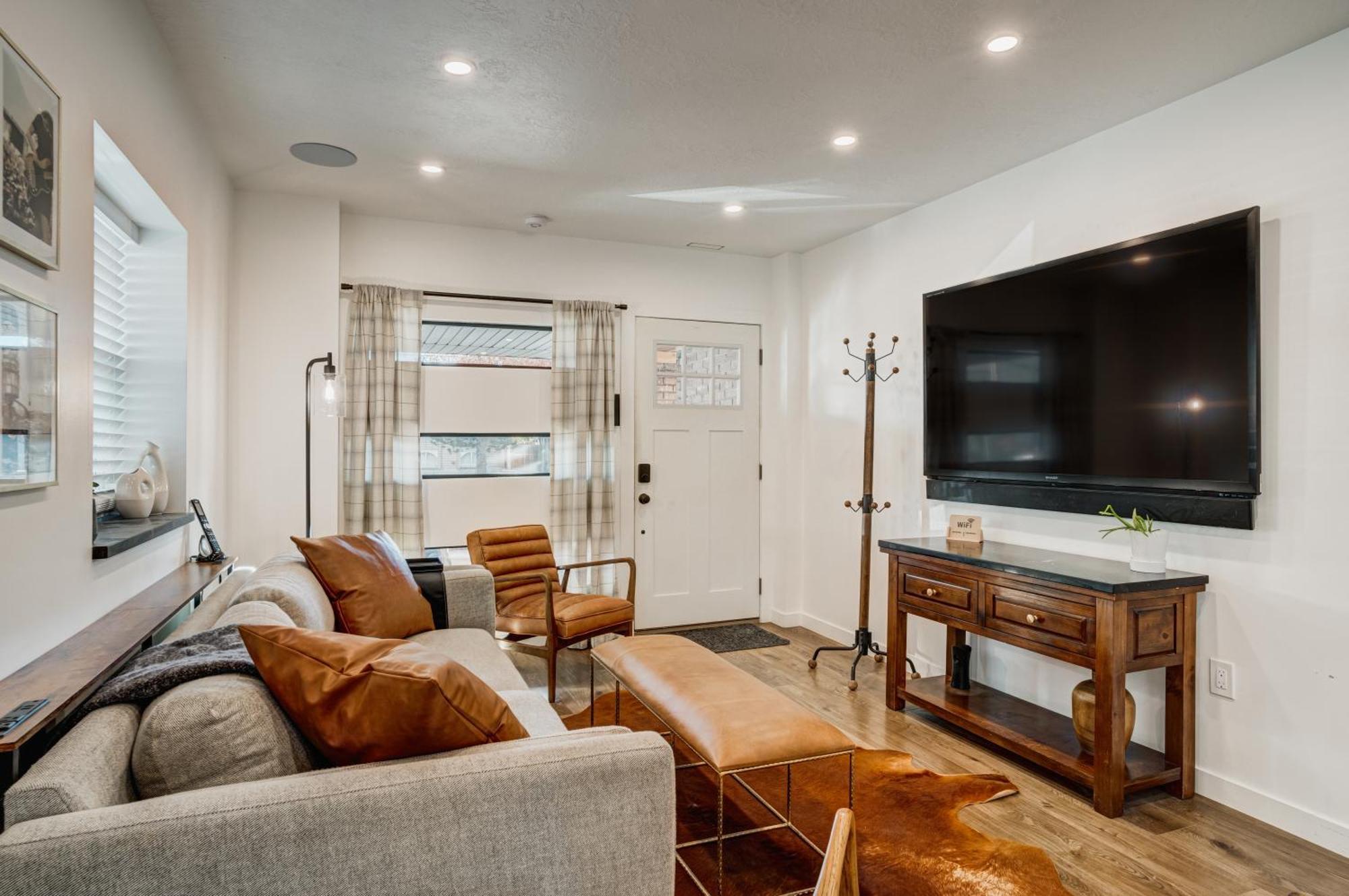 Modern Liberty Park And Hot Tub Holiday home *